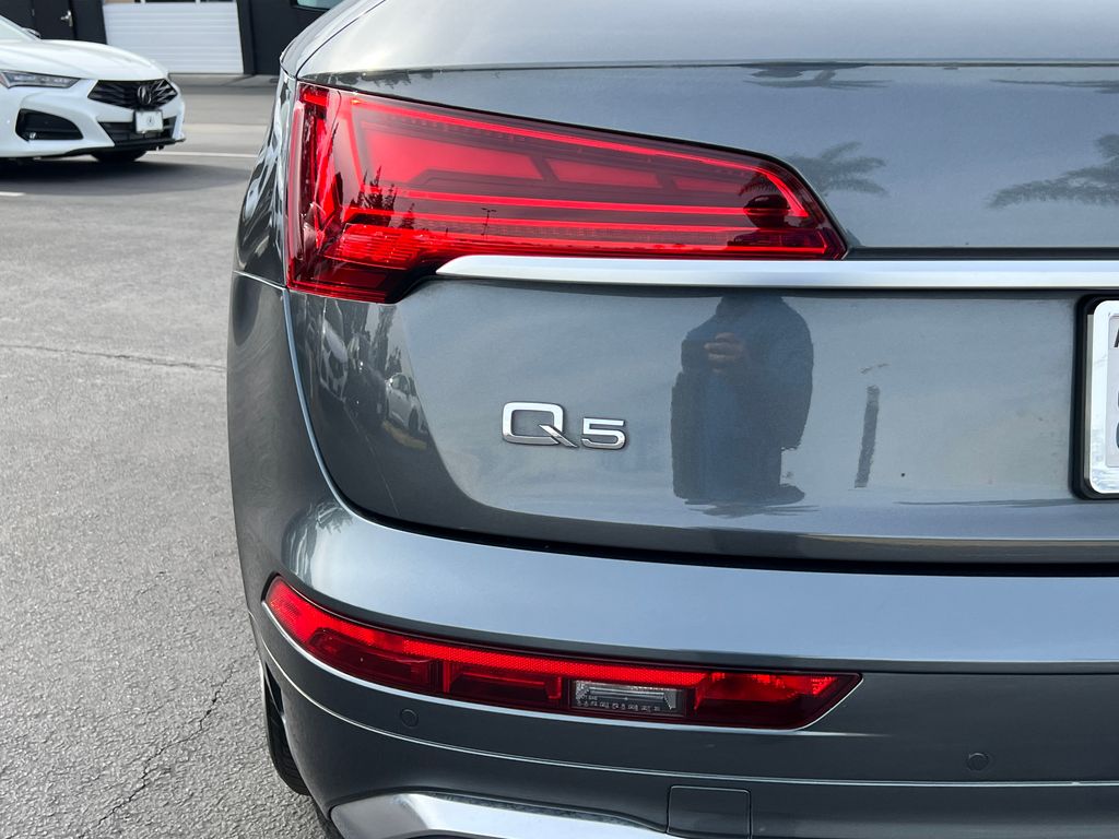 Thumbnail: 2021 Audi Q5 - 11