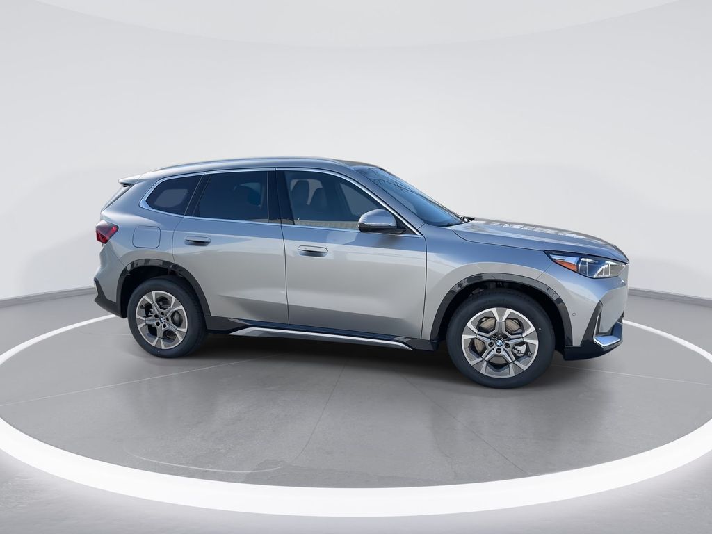 2025 BMW X1 xDrive28i 9