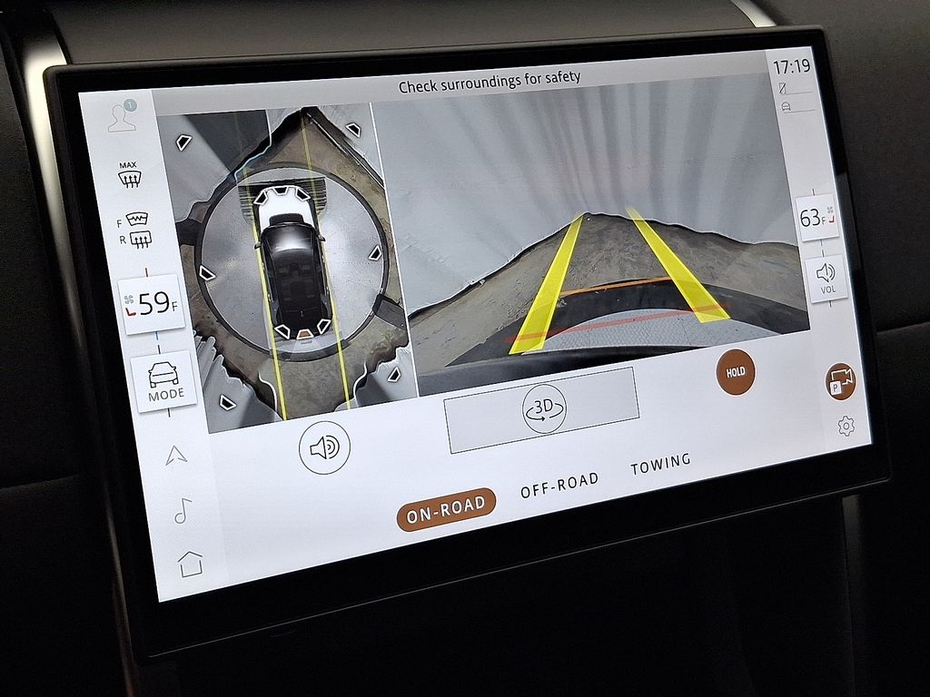 Thumbnail: 2025 Land Rover Discovery Sport - 14