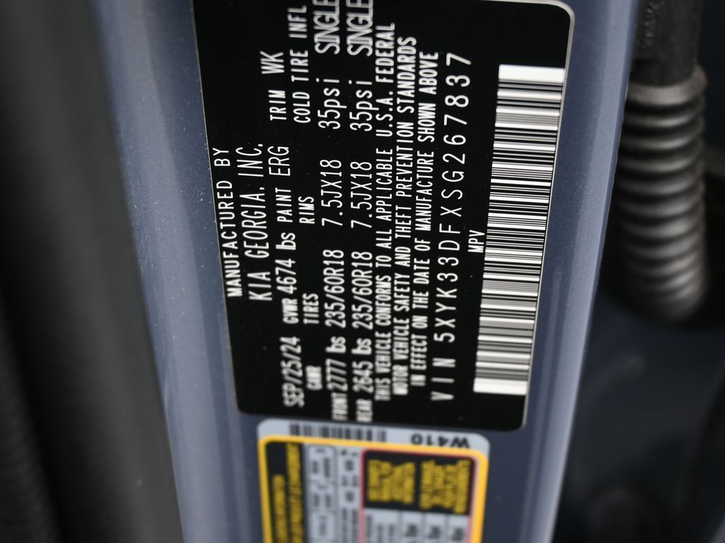 Used 2025 Everlasting Silver Kia EX image 17