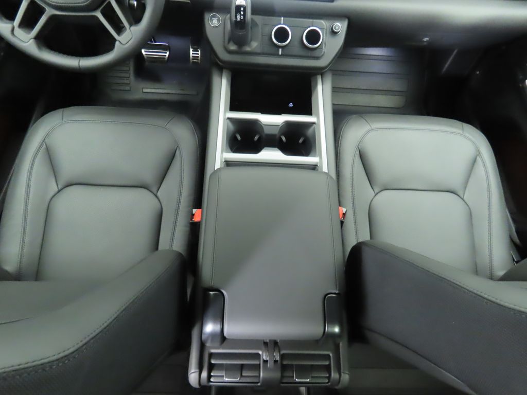 2025 Land Rover Defender 130 18