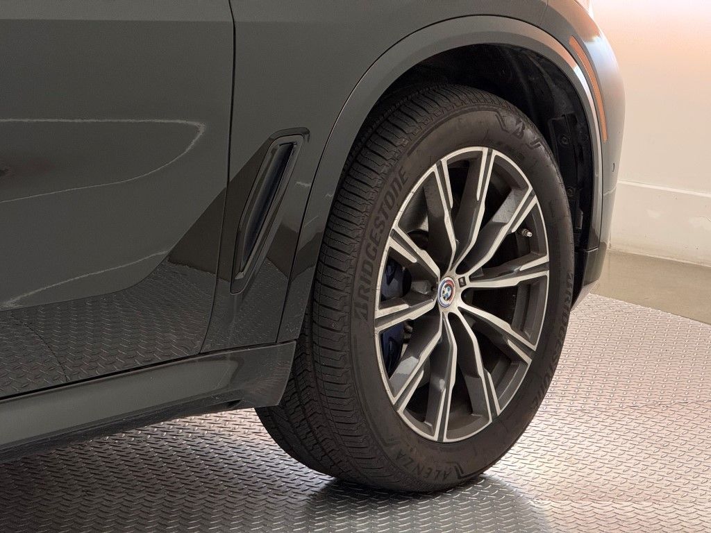 Thumbnail: 2023 BMW X5 - 14