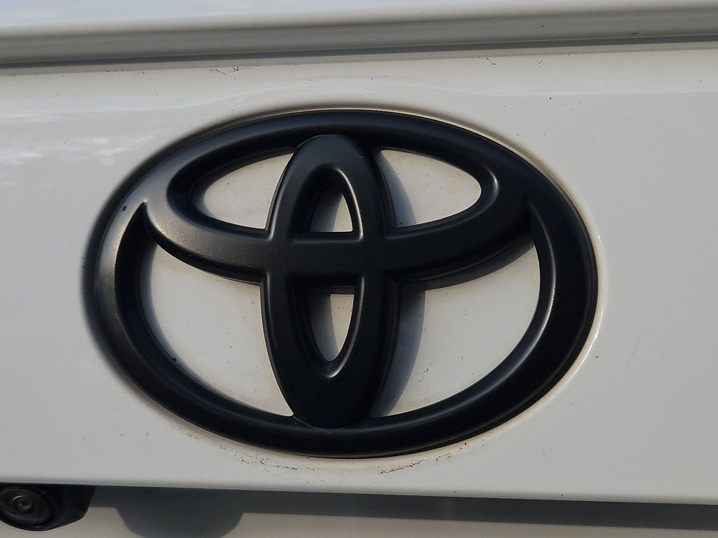 Thumbnail: 2023 Toyota RAV4 - 27