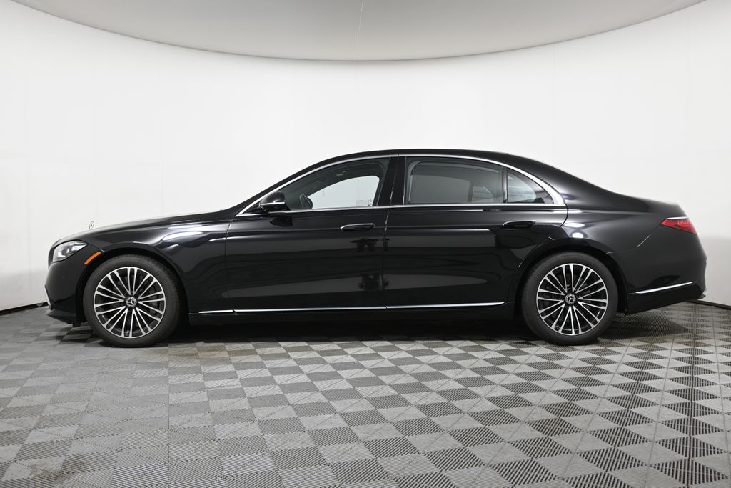 Thumbnail: 2022 Mercedes-Benz S-Class - 2