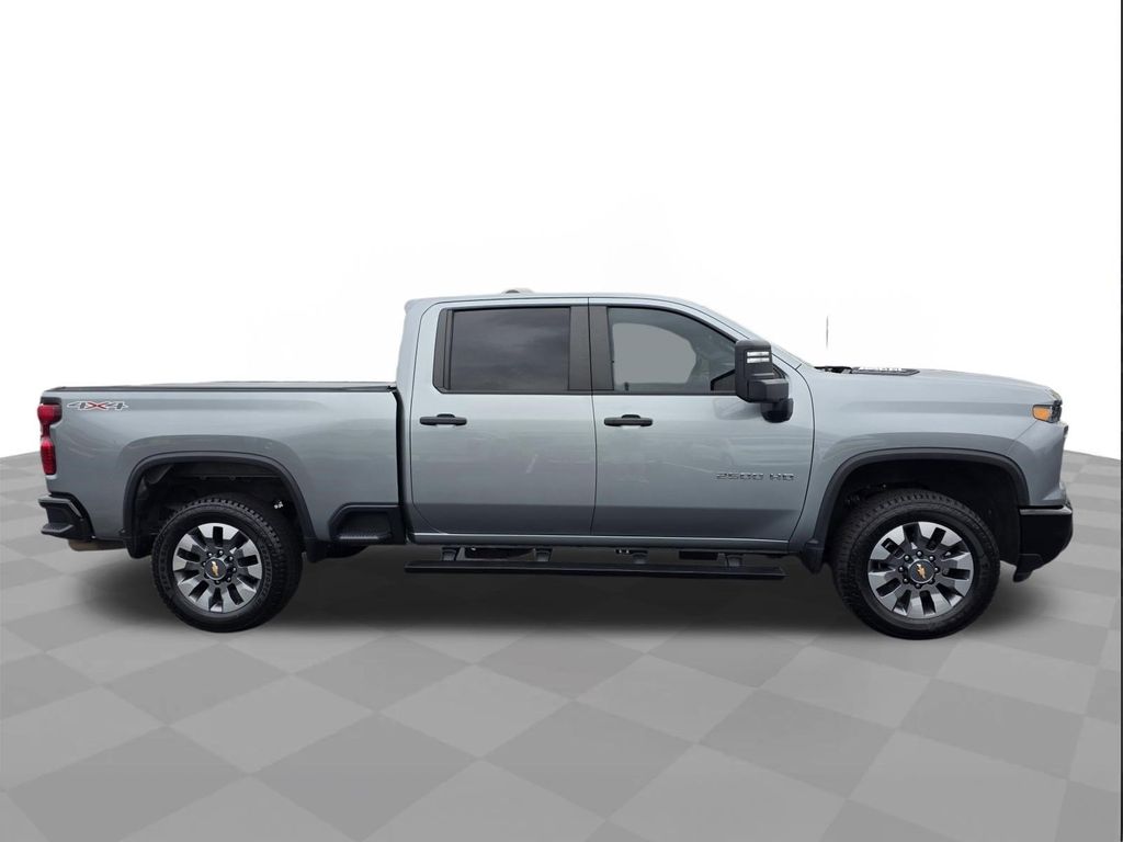 2024 Chevrolet Silverado 2500HD Custom - 3