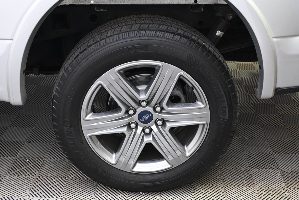 Used 2018 Silver Ford XLT image 20