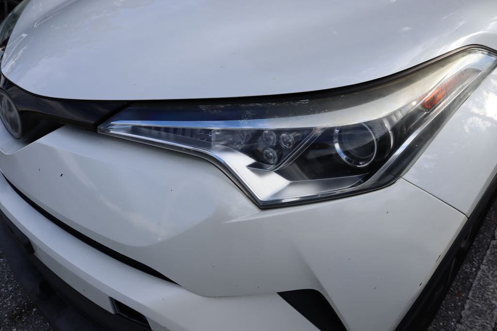 Thumbnail: 2018 Toyota C-HR - 3