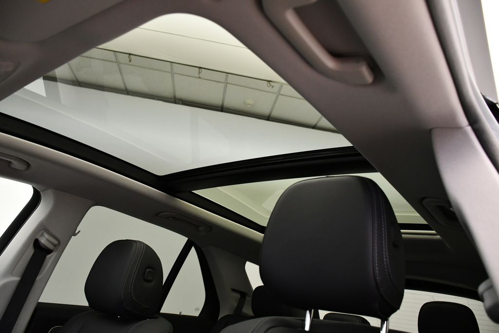 Thumbnail: 2026 Mercedes-Benz GLE - 17