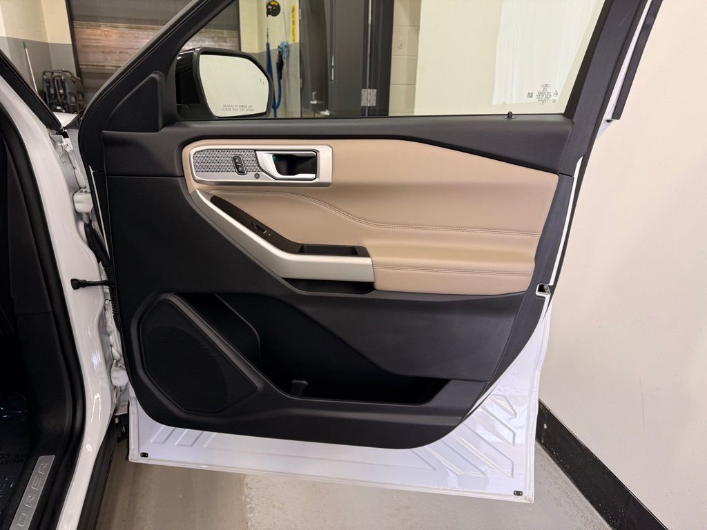 Thumbnail: 2022 Ford Explorer - 28