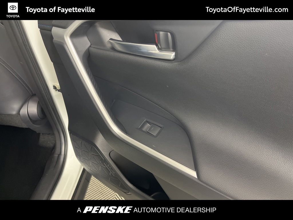 Thumbnail: 2022 Toyota RAV4 - 16