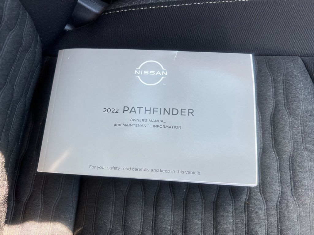 2022 Nissan Pathfinder SV photo