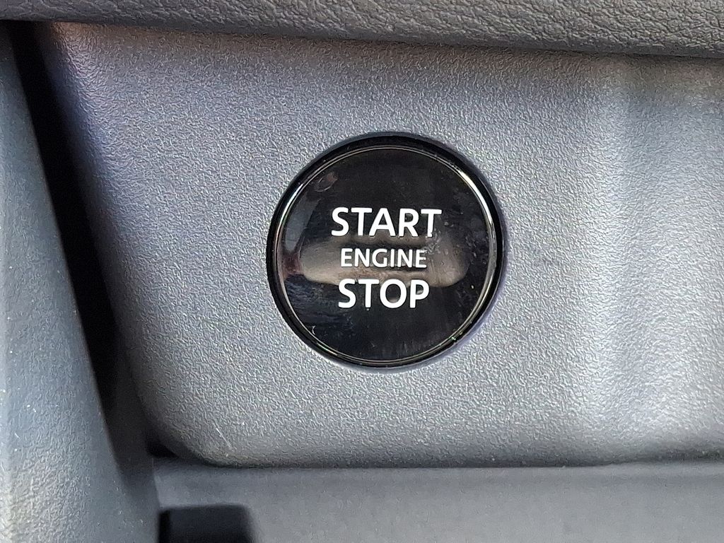 2025 Nissan Rogue — photo 22