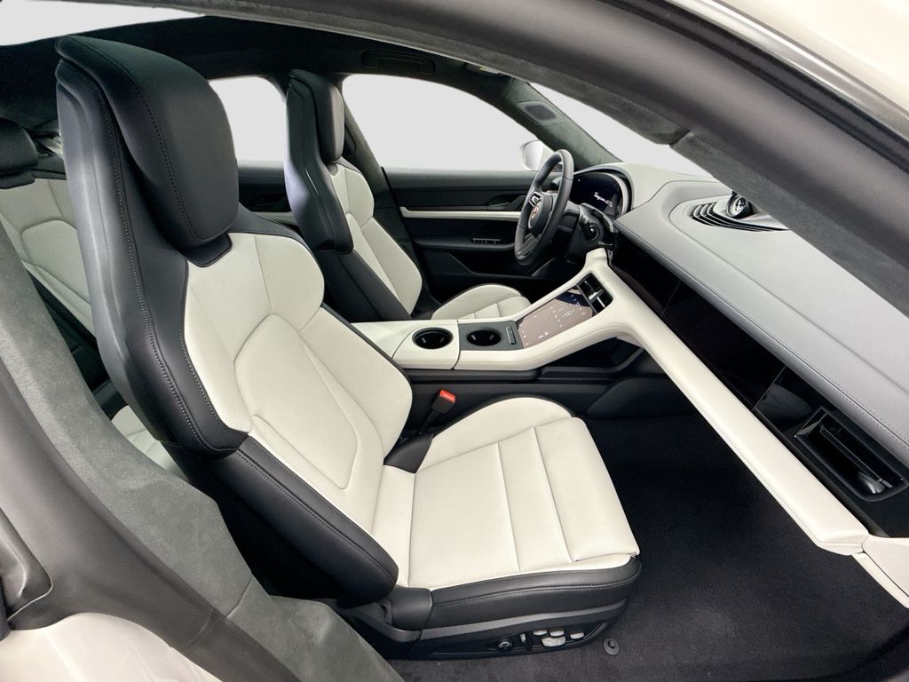 Thumbnail: 2026 Porsche Taycan - 22