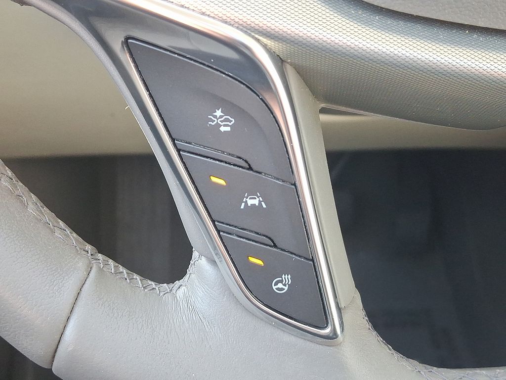 Thumbnail: 2021 Cadillac XT5 - 24