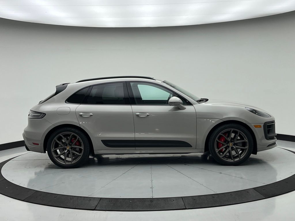 Thumbnail: 2023 Porsche Macan - 8