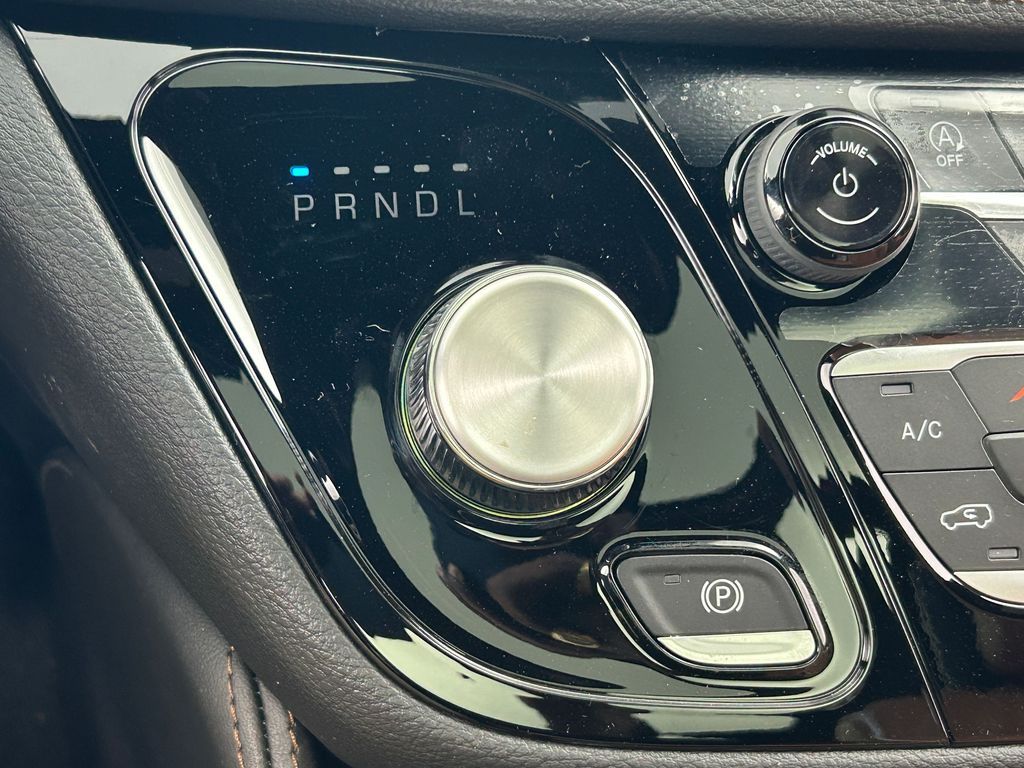 New 2026 Bright White Clearcoat Chrysler Pinnacle image 20