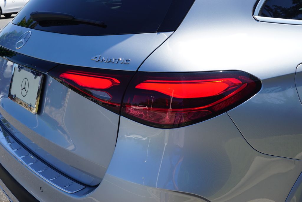 Thumbnail: 2025 Mercedes-Benz GLC - 16