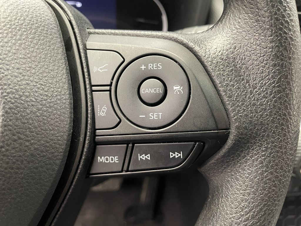 2024 Toyota RAV4 XLE 23