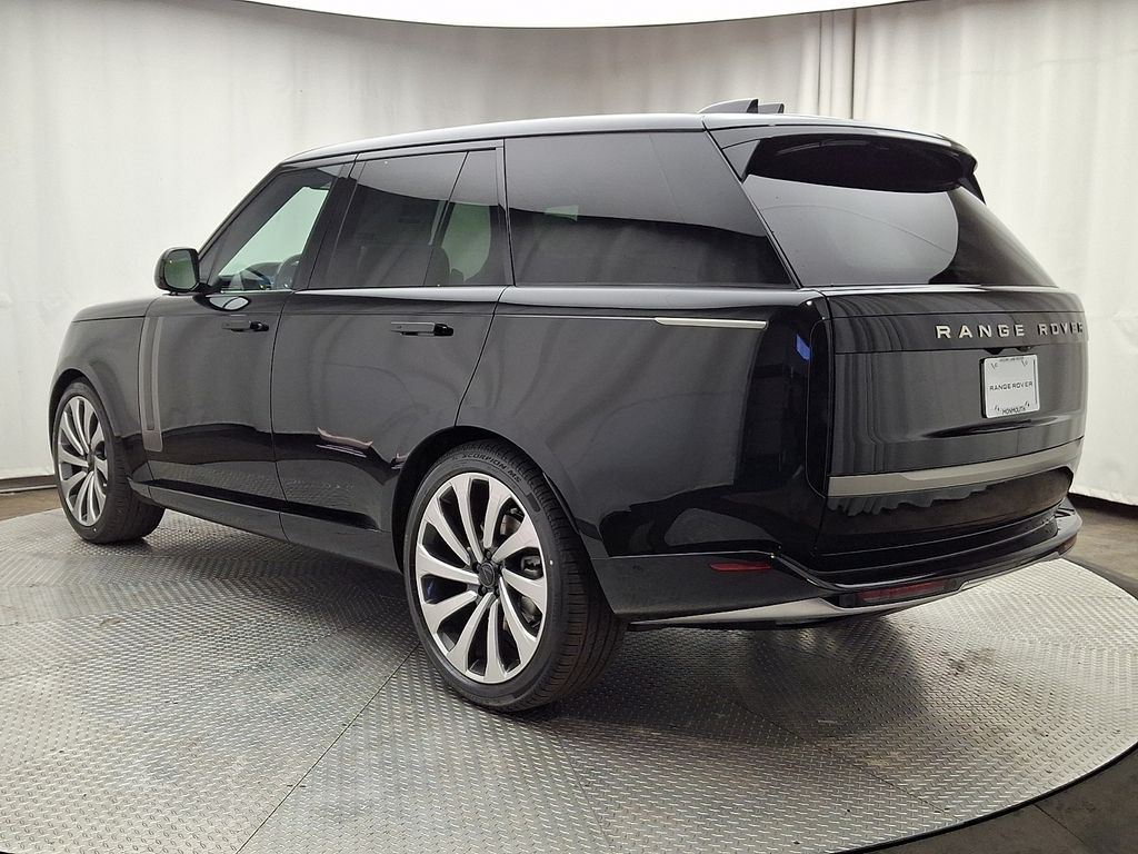Thumbnail: 2026 Land Rover Range Rover - 4