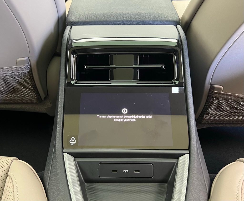 Thumbnail: 2026 Porsche Panamera - 17