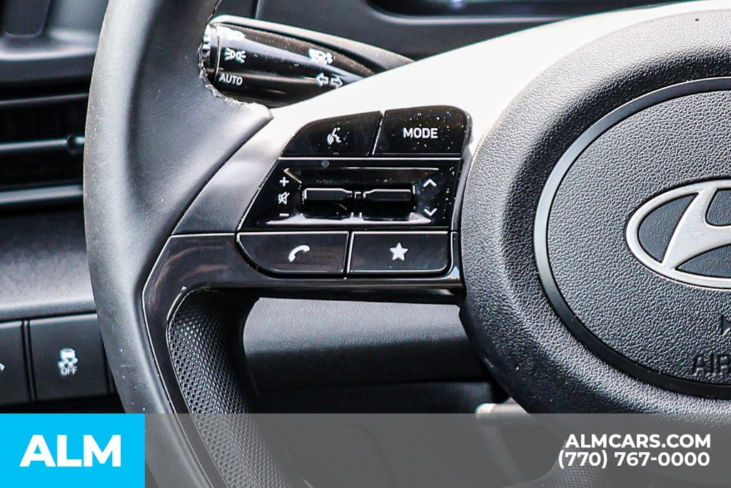 Used 2025 Silver Hyundai SEL Sport image 33