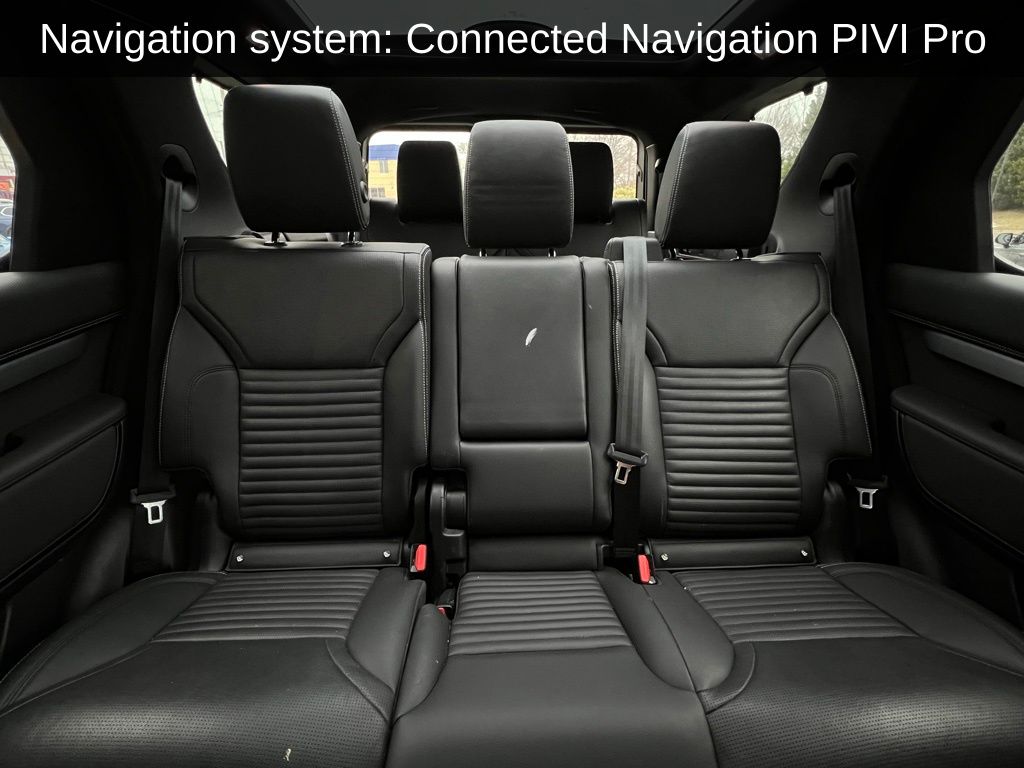 2023 Land Rover Discovery S R-Dynamic photo