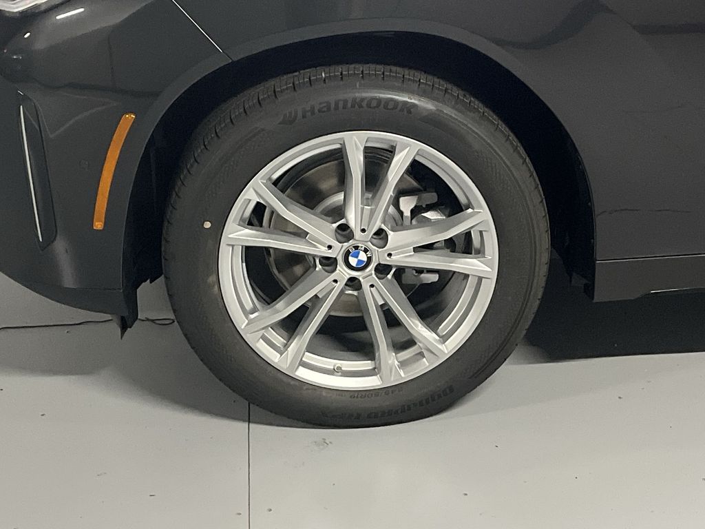 Thumbnail: 2025 BMW X3 - 10