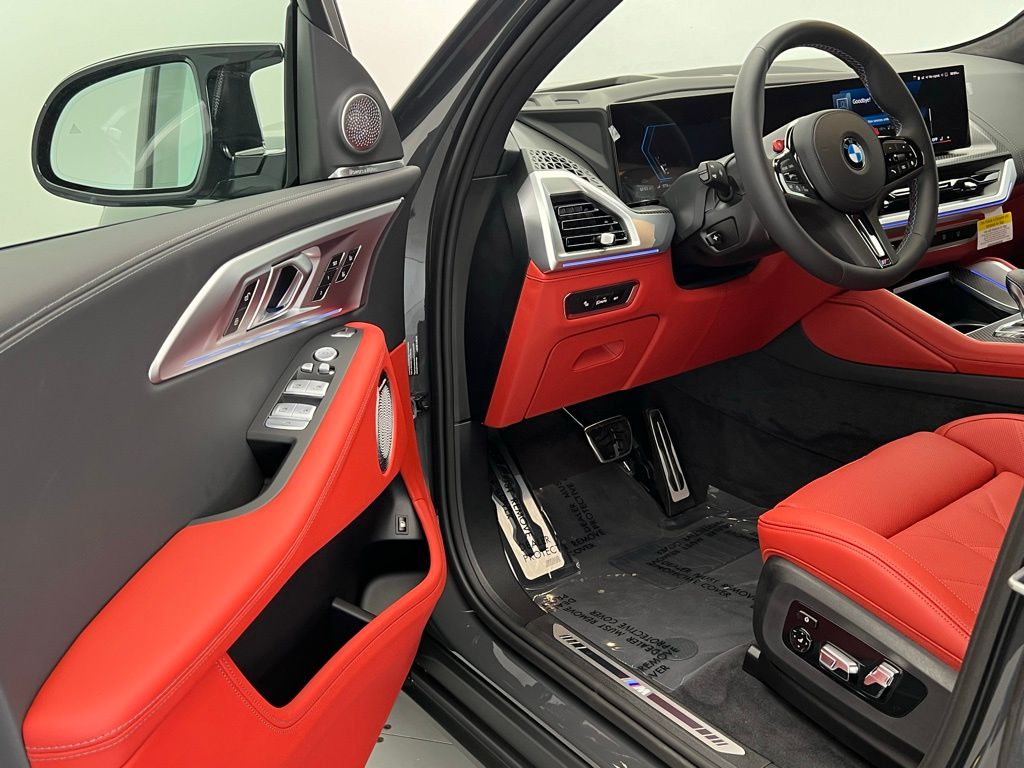 2025 BMW XM  25