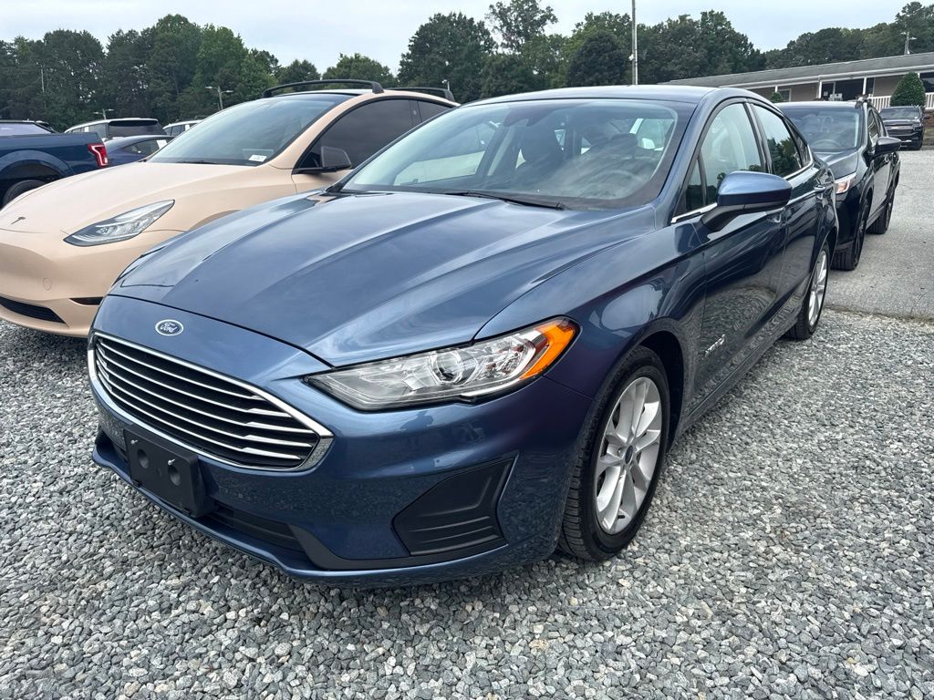 Blue Metallic 2019 Ford Fusion Hybrid Sedan Front-Wheel Drive Continuously Variable Transmission