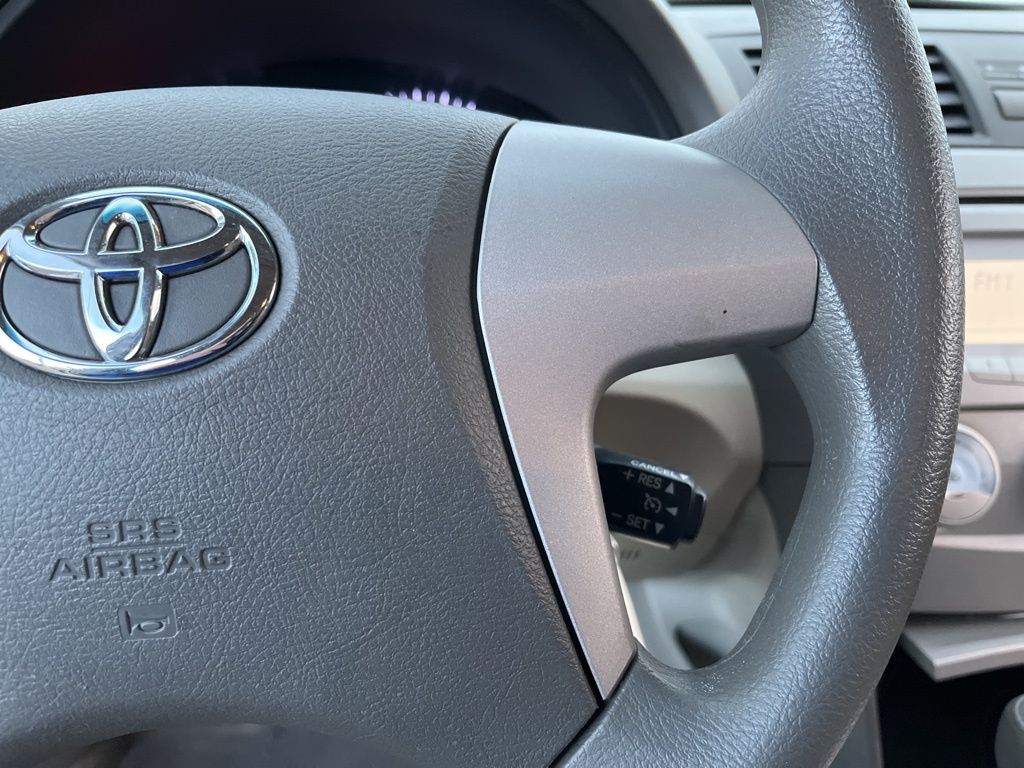 2011 Toyota Camry LE 22