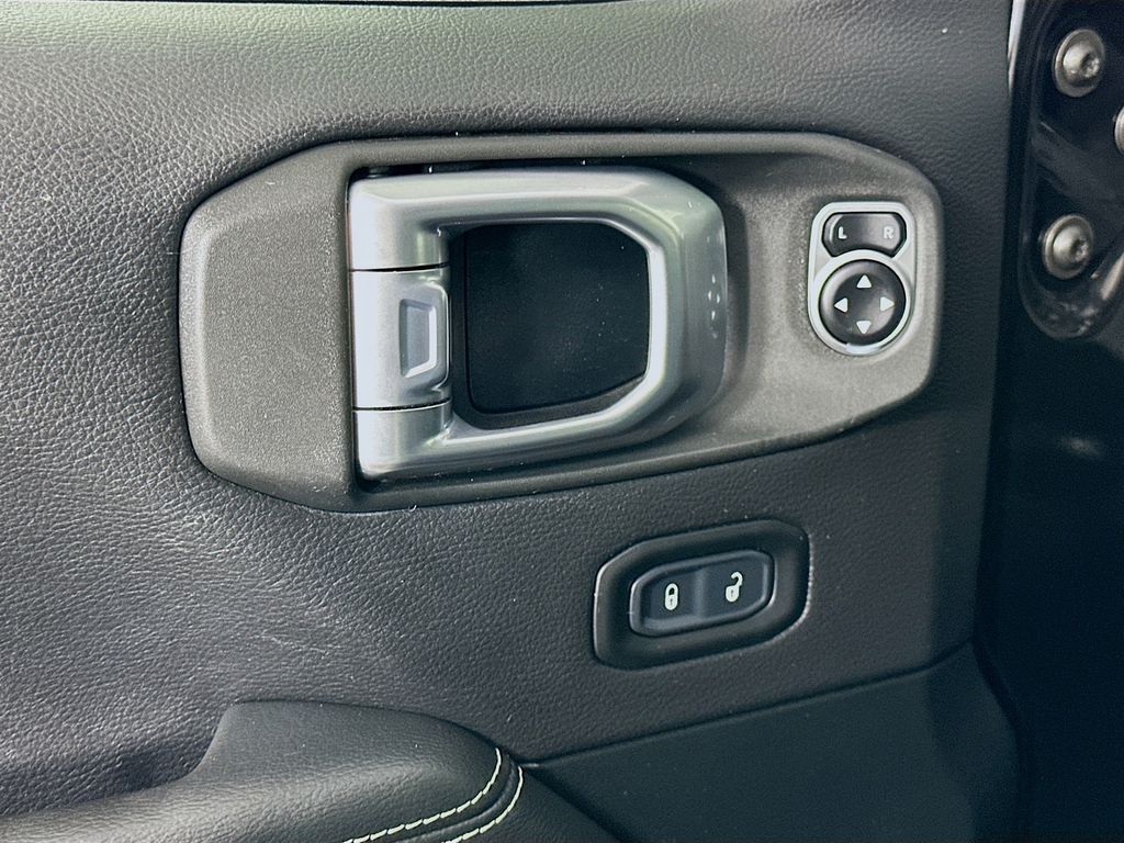 Thumbnail: 2020 Jeep Wrangler - 18