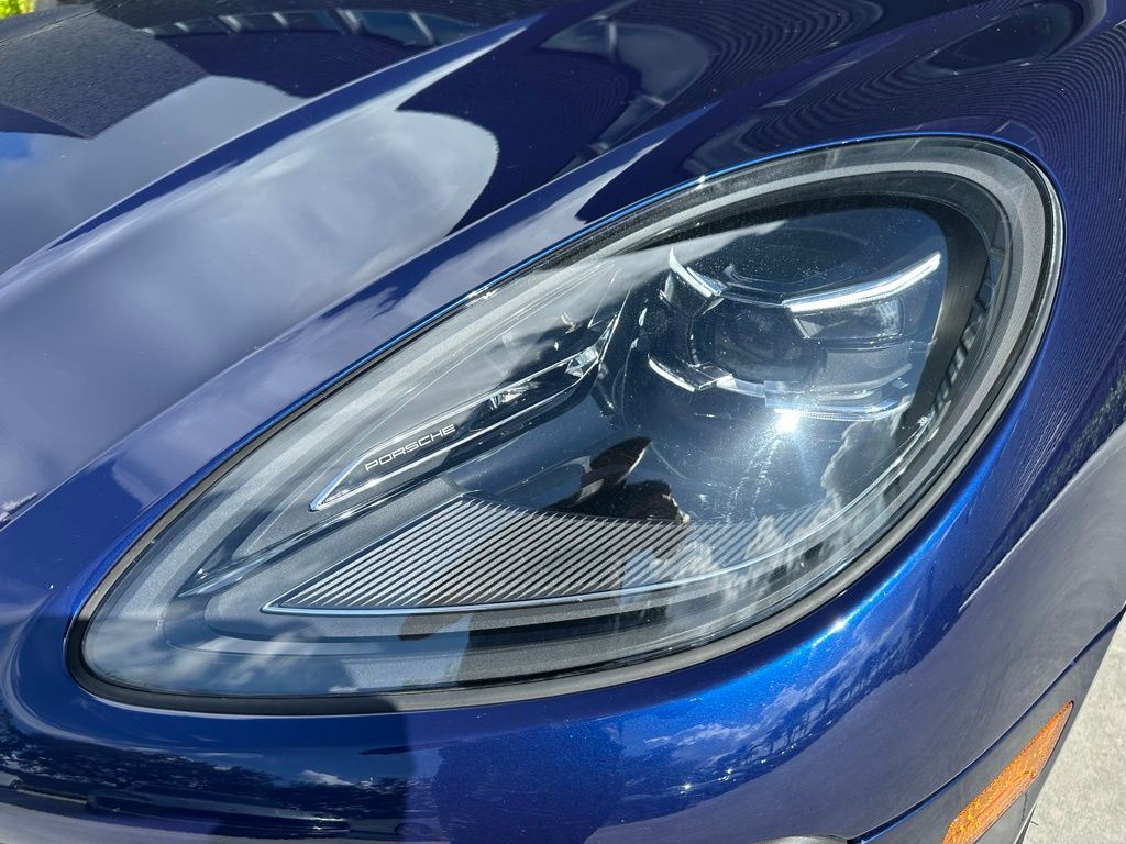 2023 Porsche Macan  13