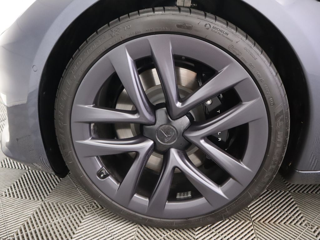 Thumbnail: 2021 Tesla Model S - 31