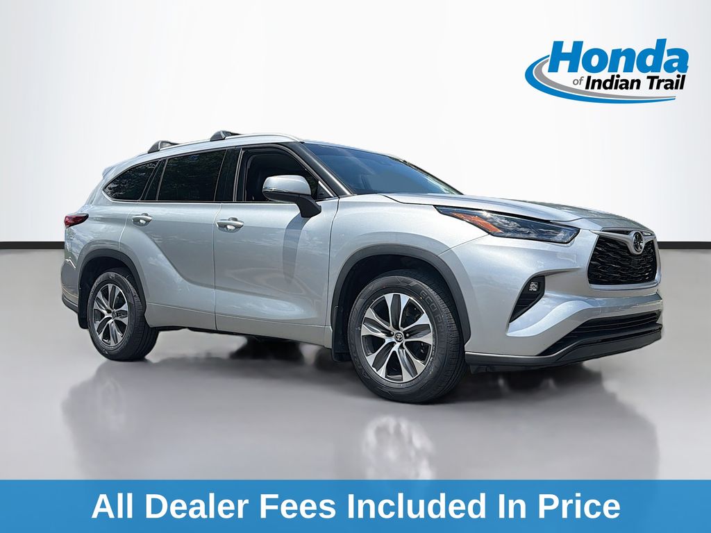 Celestial Silver Metallic 2022 Toyota Highlander SUV / Crossover All-Wheel Drive 8-Speed Automatic