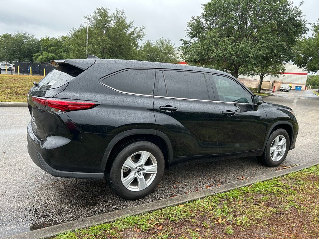 2023 Toyota Highlander LE 5
