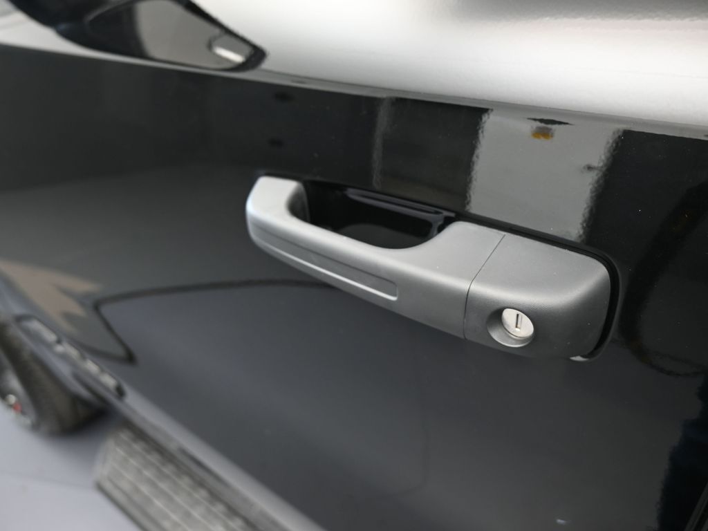 New 2026 Diamond Black Crystal Pearlcoat Ram Express image 28