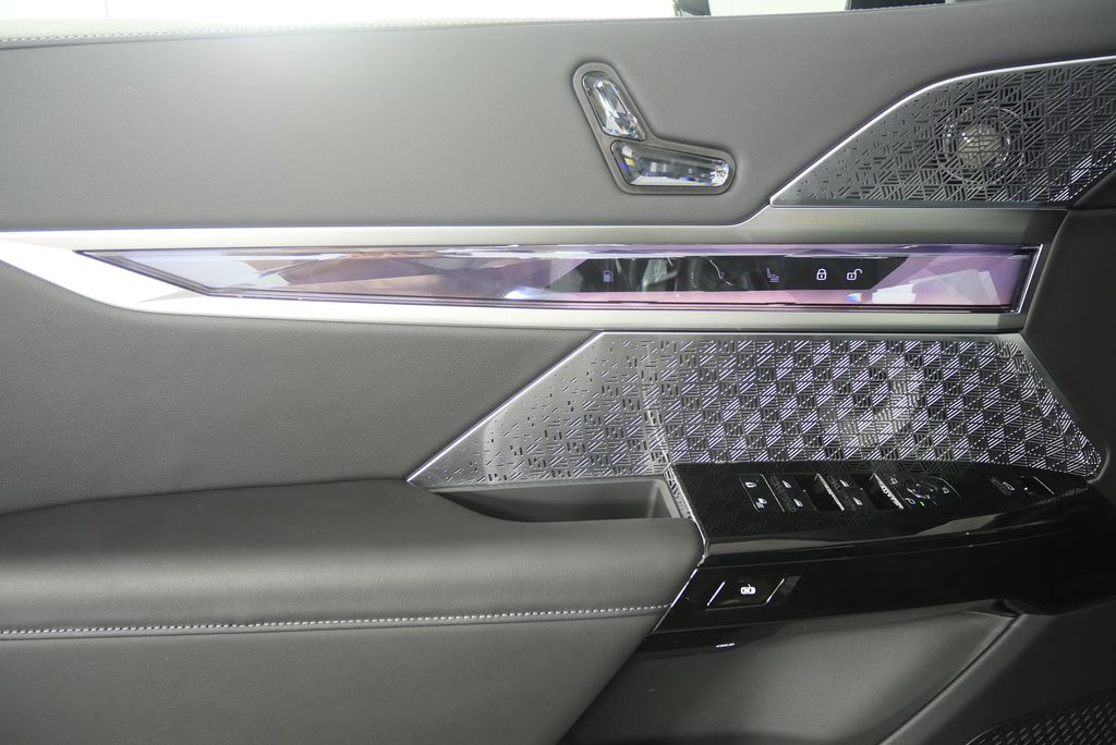 Thumbnail: 2026 BMW 7 Series - 9