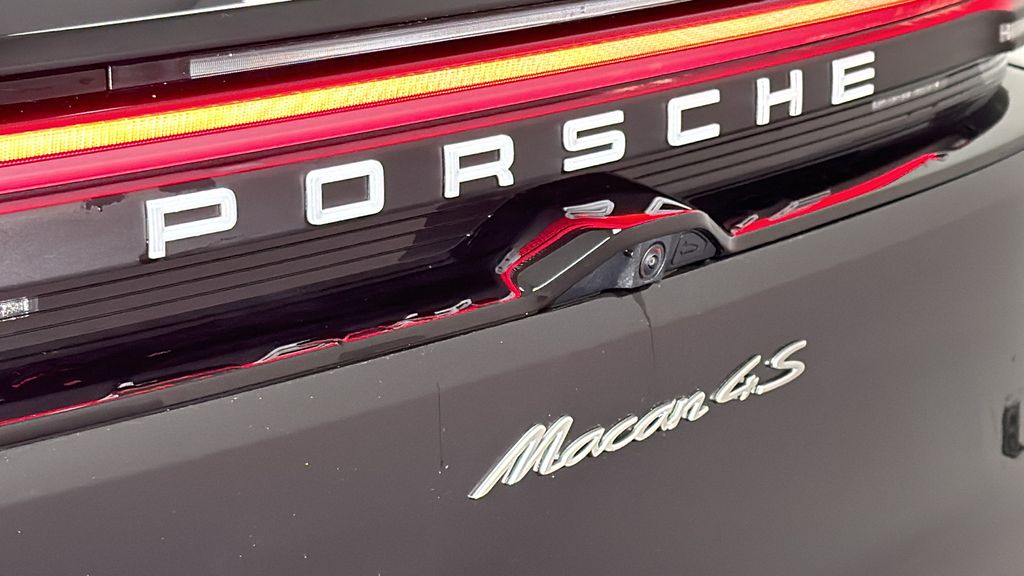 Thumbnail: 2025 Porsche Macan - 12