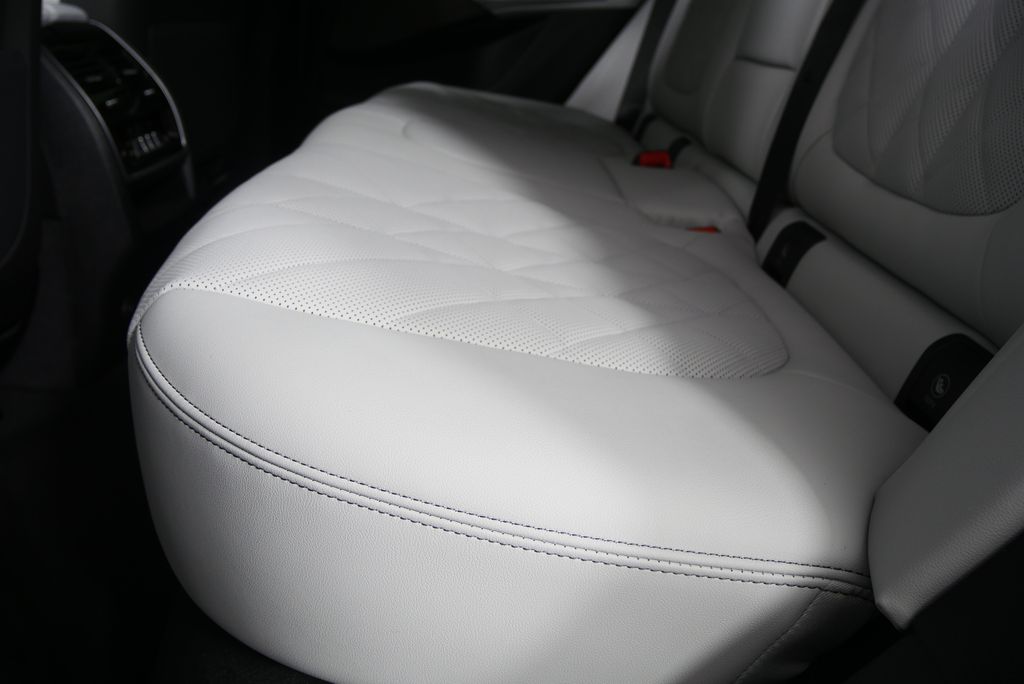 Thumbnail: 2026 BMW X5 - 14