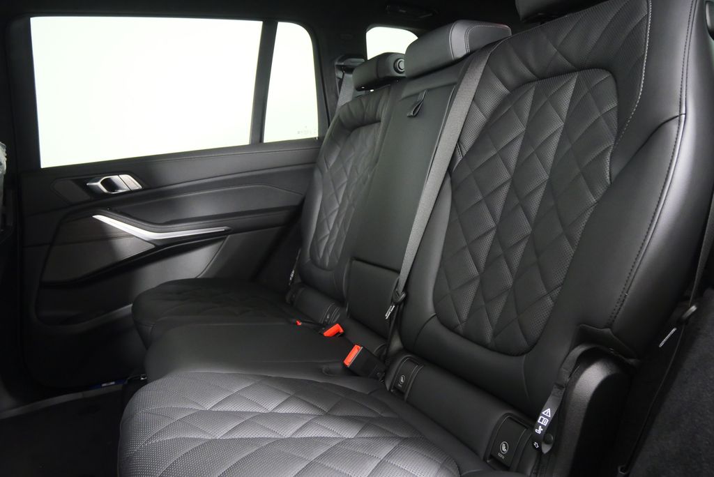 2026 BMW X7 xDrive40i 16
