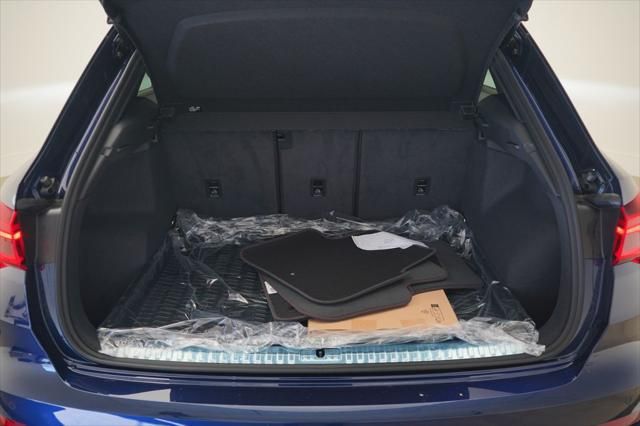 Thumbnail: 2025 Audi Q3 - 10