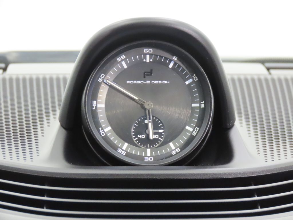 Thumbnail: 2021 Porsche Taycan - 26