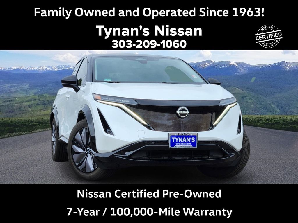 Everest White Pearl Tricoat/Black Diamond Pearl 2024 Nissan Ariya SUV / Crossover All-Wheel Drive Continuously Variable Transmission