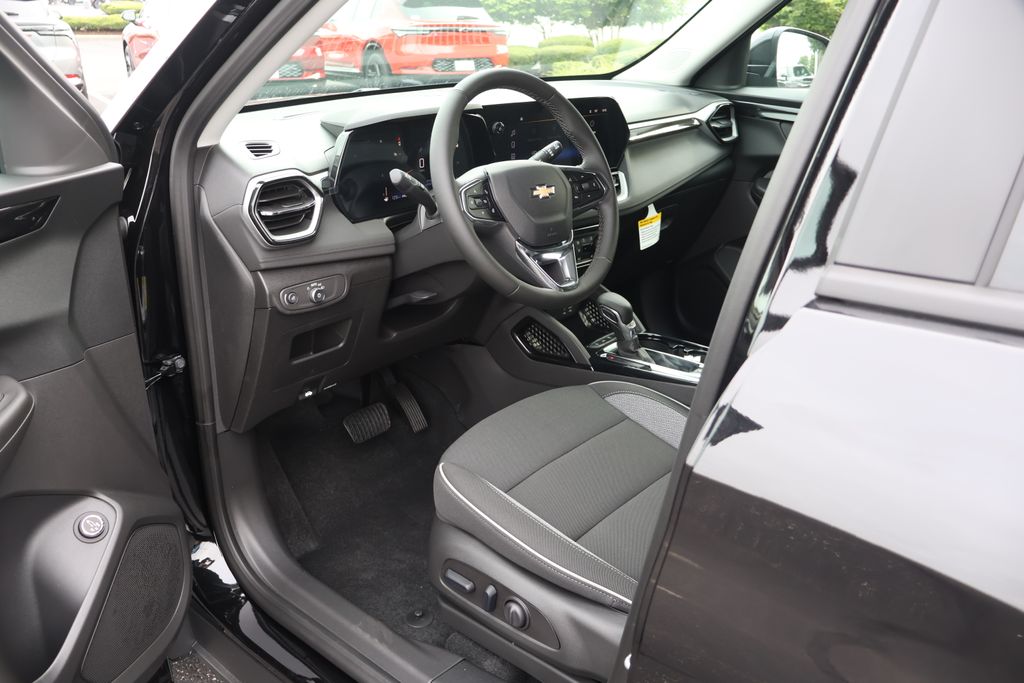 Thumbnail: 2026 Chevrolet TrailBlazer - 13