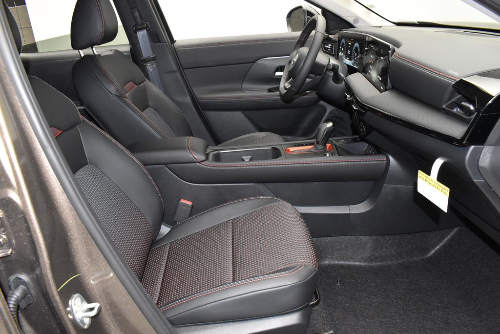 Thumbnail: 2026 Nissan Kicks - 24