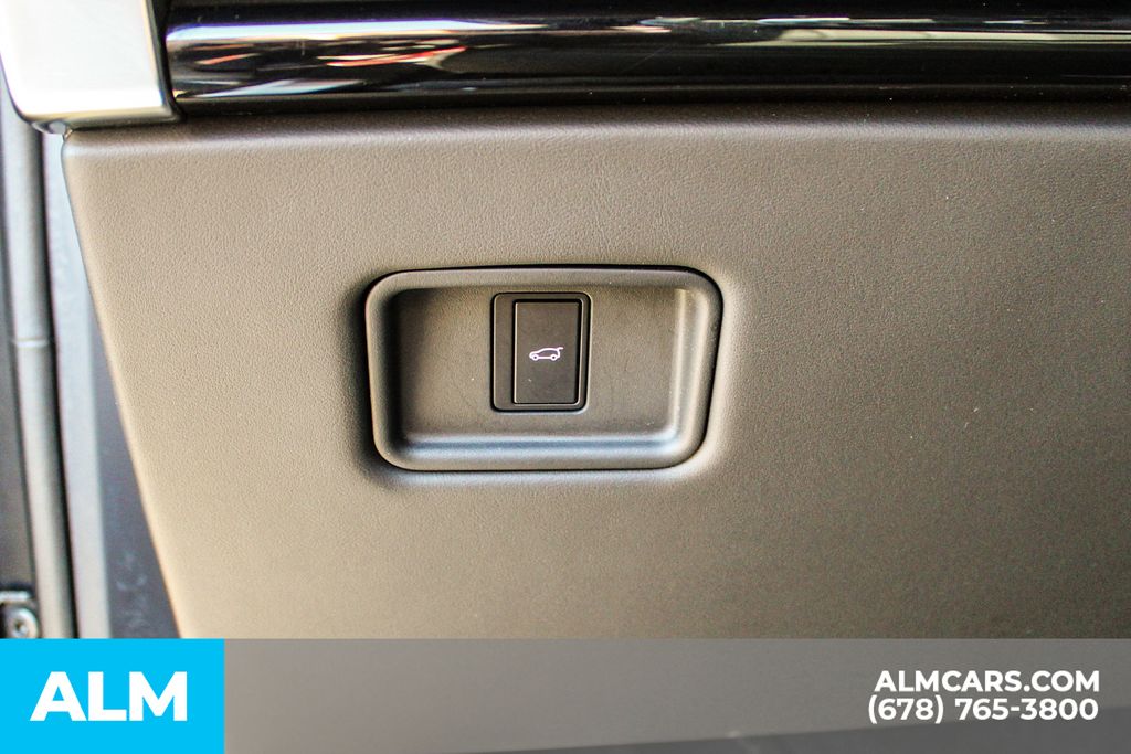 Used 2023 Black Land Rover SE image 26
