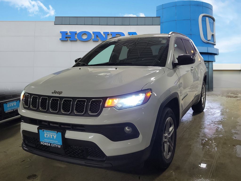 View vehicle photo 2