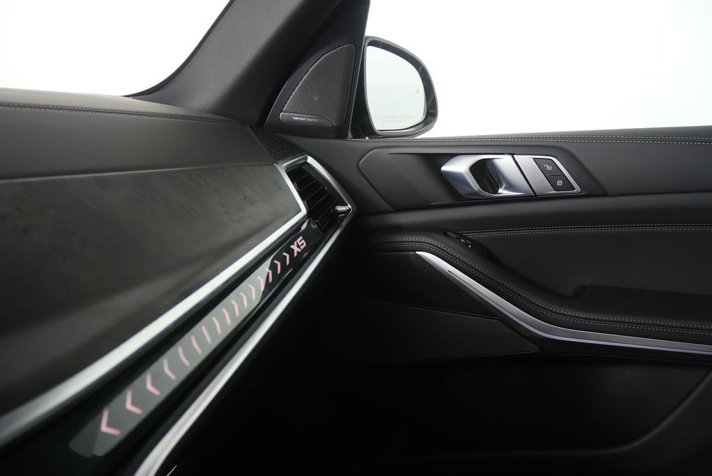 Thumbnail: 2026 BMW X5 - 25