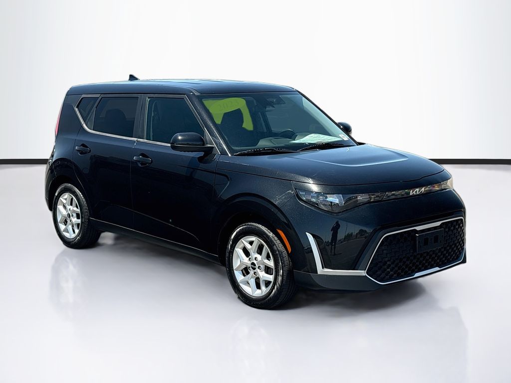 Thumbnail: 2023 Kia Soul - 3
