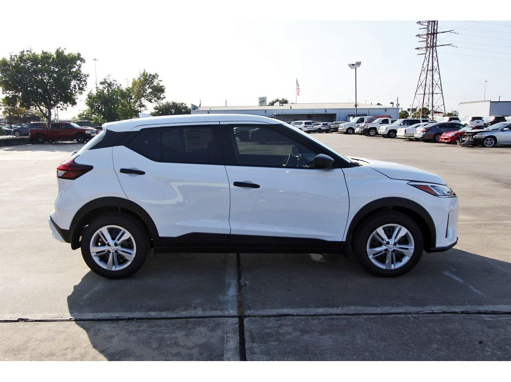 2025 Nissan Kicks Play S White at South Houston Nissan